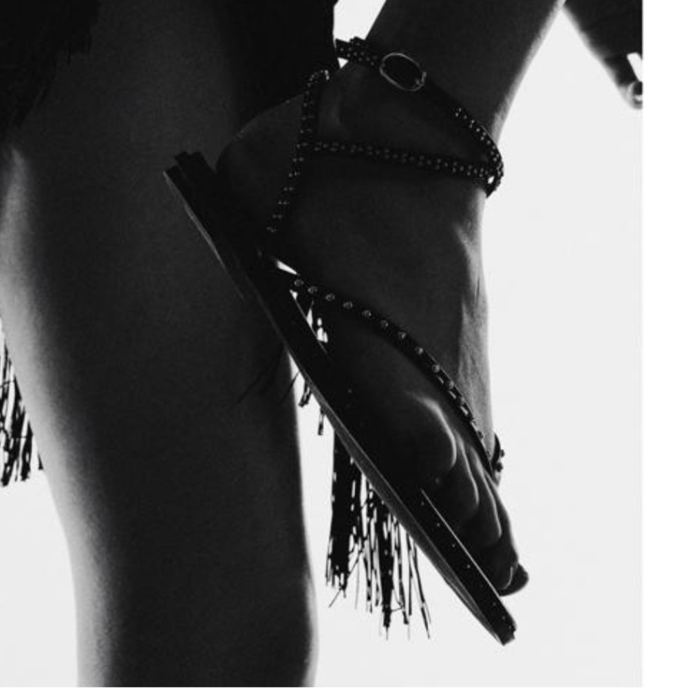 Studded flat sandals - Picture 2 of 9